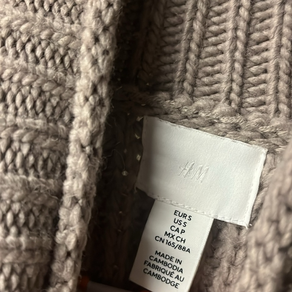 Sweater - Picture 3 of 4